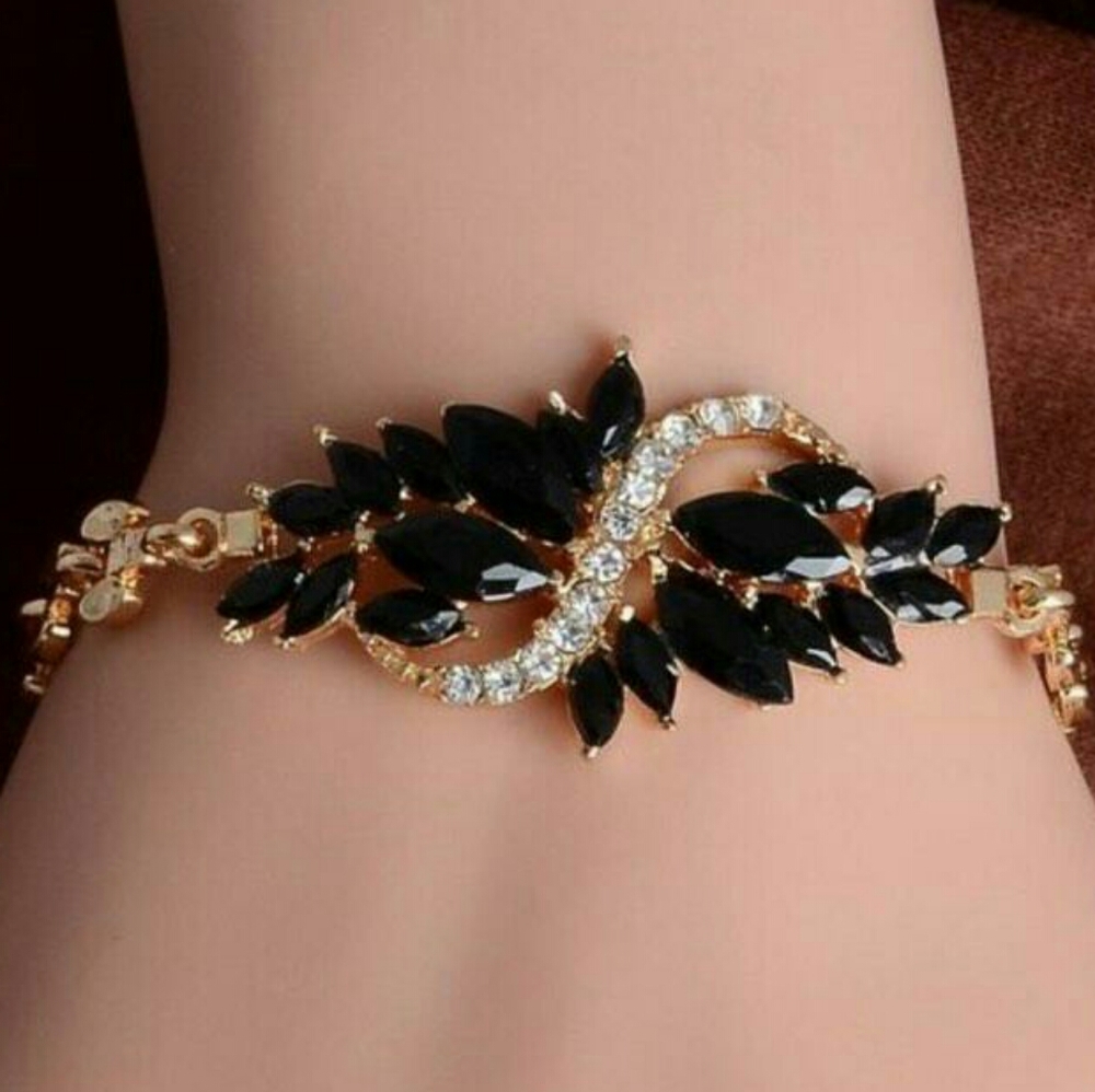 ⬛⚫ Onyx Leaf Stone Gold Plated Bracelet